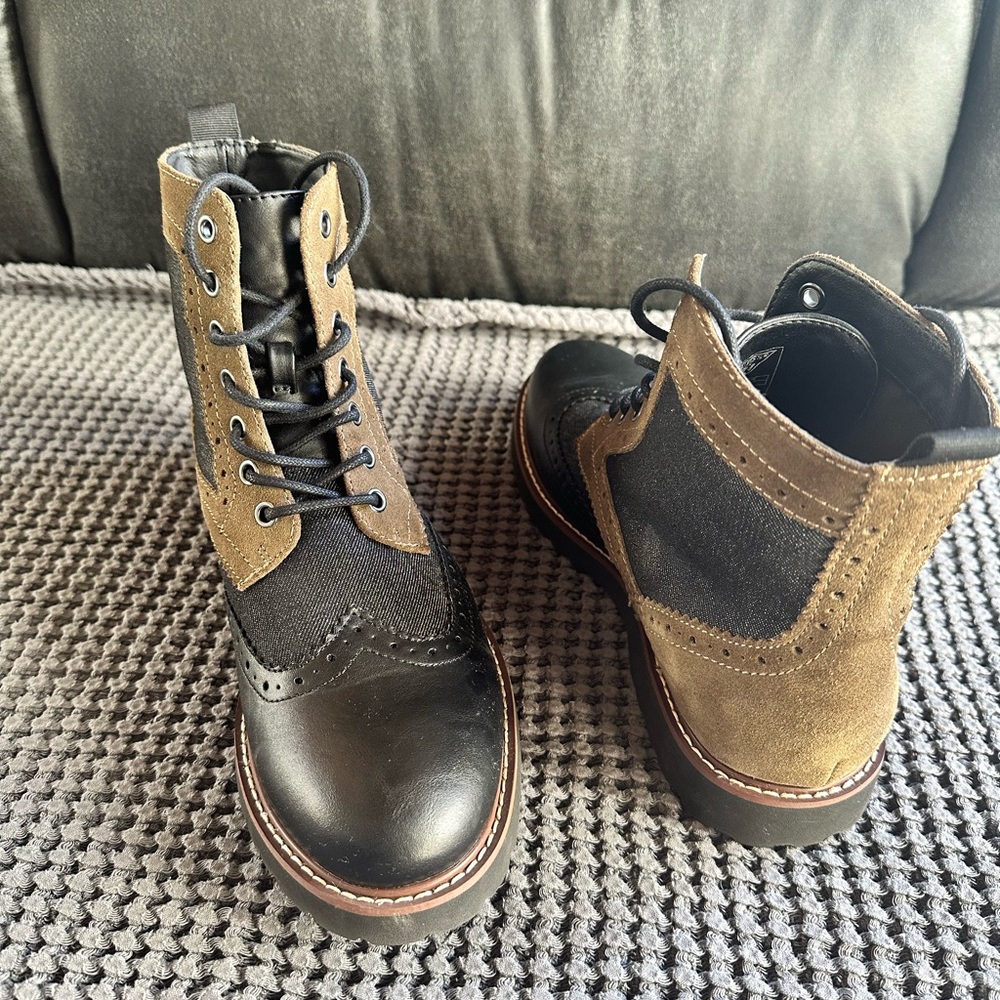 Guess Boots - Picture 7 of 8